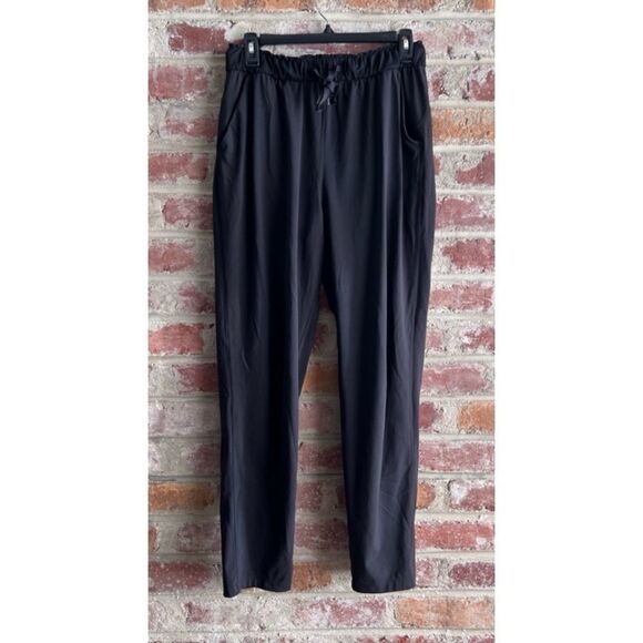 Lululemon On the Fly pants in Black Size 8 / Exellent - Picture 4 of 6